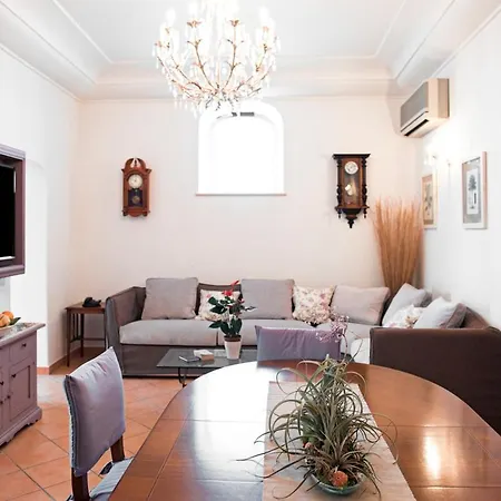 Torre Le Nocelle Sleeps 10 Pool Air Con Wifi *